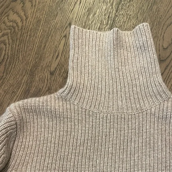 Jenni Kayne 100% Cashmere Turtleneck - Picture 2 of 4